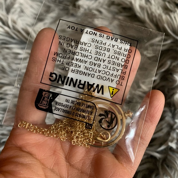 NWOT Harry Potter Time Turner Swiveling Hourglass Rotating Time Necklace - Picture 4 of 7